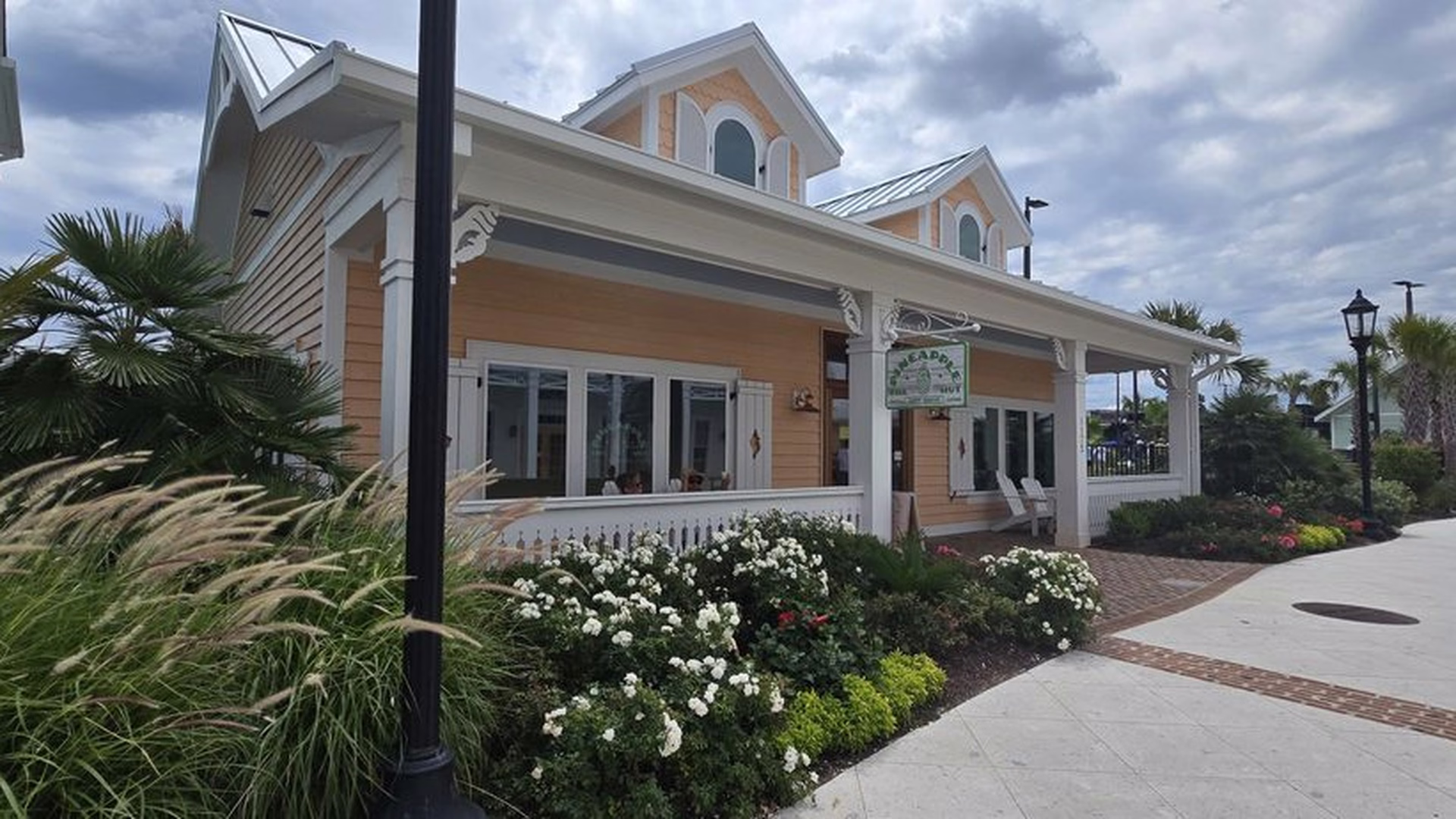 The Pineapple Hut (Myrtle Beach) — photo 2