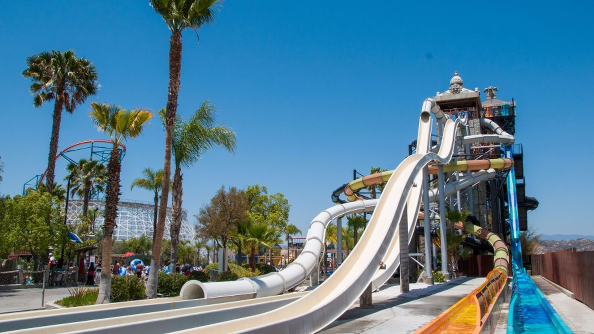 Six Flags Hurricane Harbor Los Angeles — photo 2