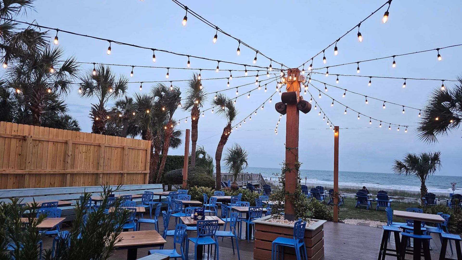 Bummz Beach Cafe — photo 1