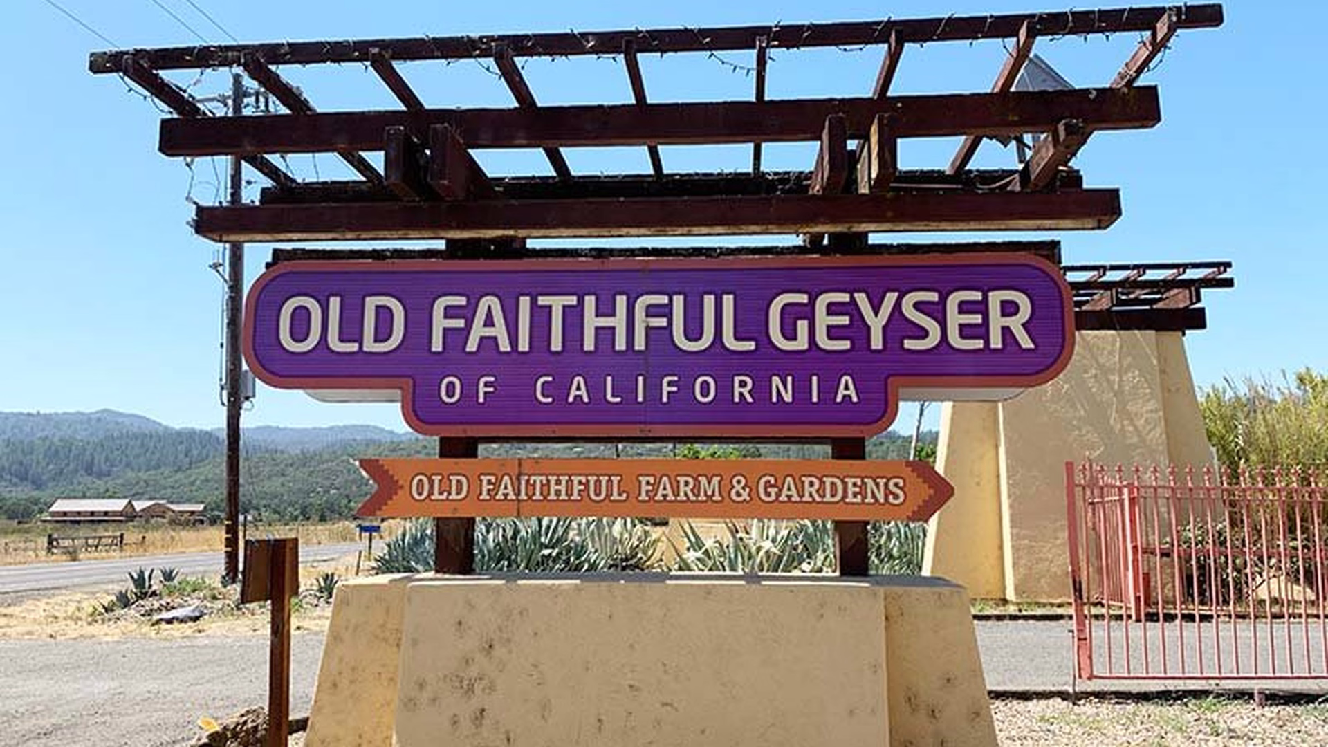 Old Faithful Geyser of California — photo 2