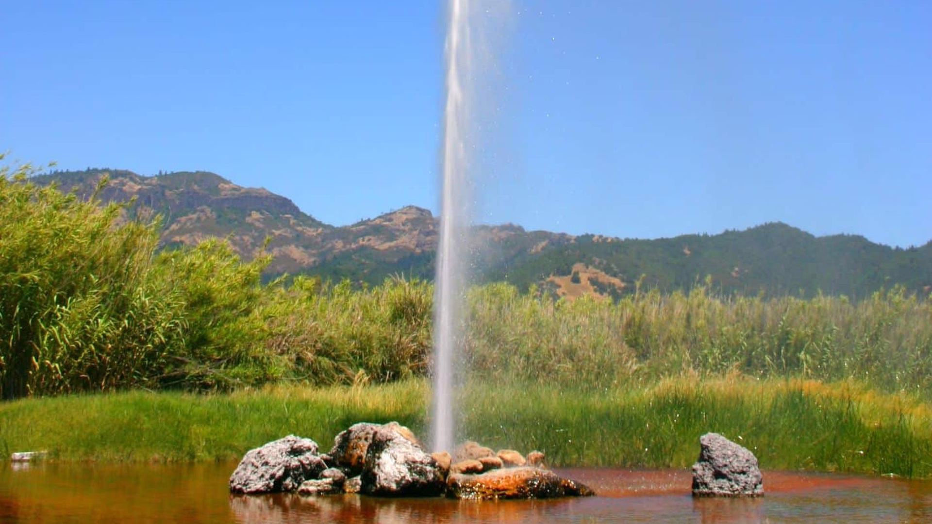Old Faithful Geyser of California — photo 1