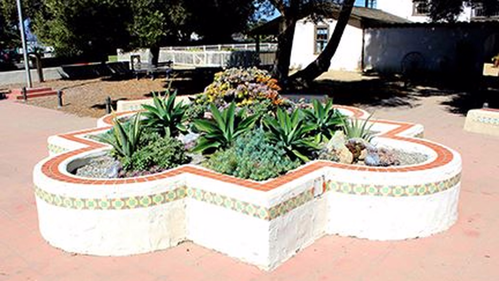 Olivas Adobe — photo 1