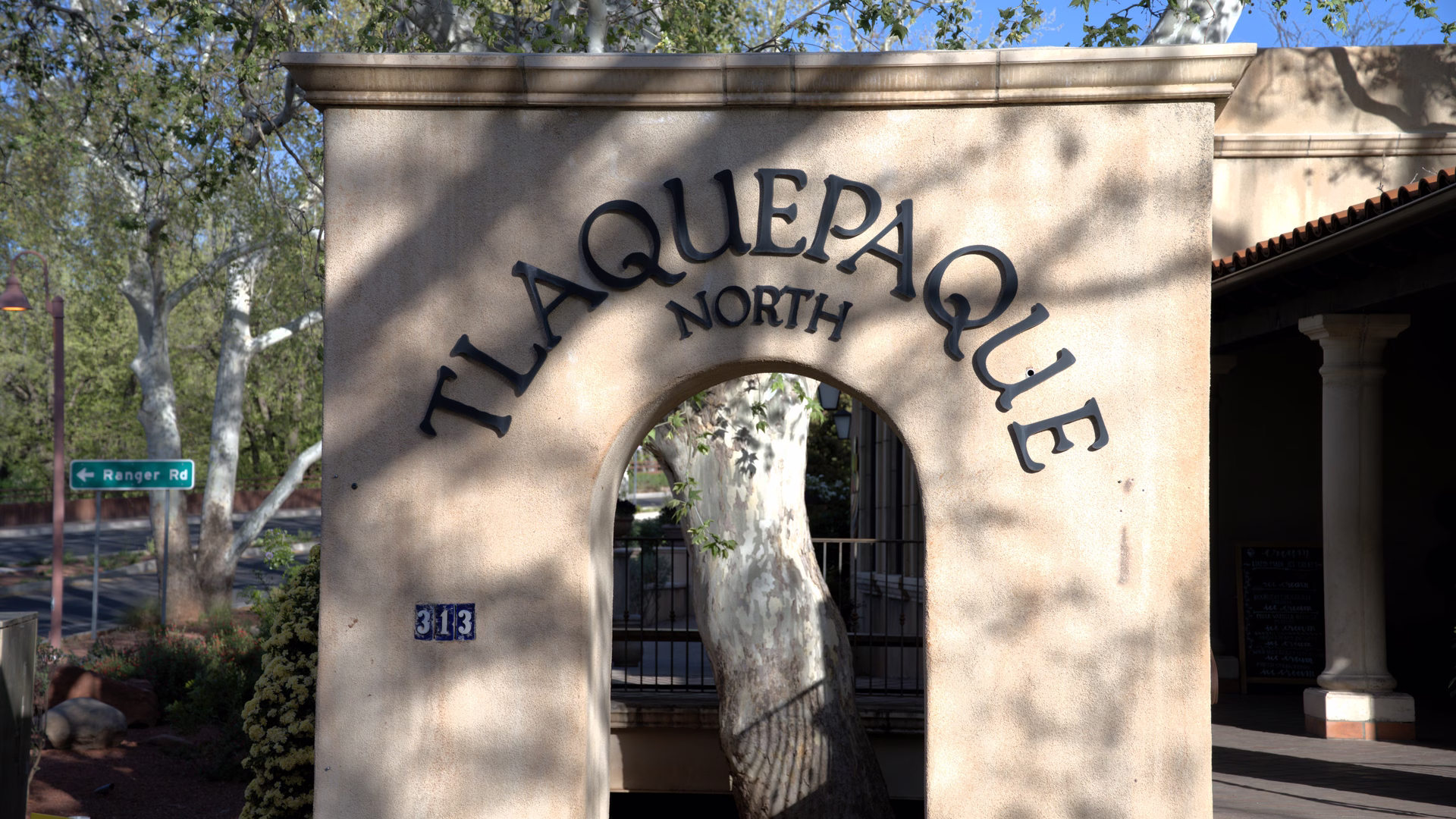 Tlaquepaque Arts & Shopping Village — photo 1