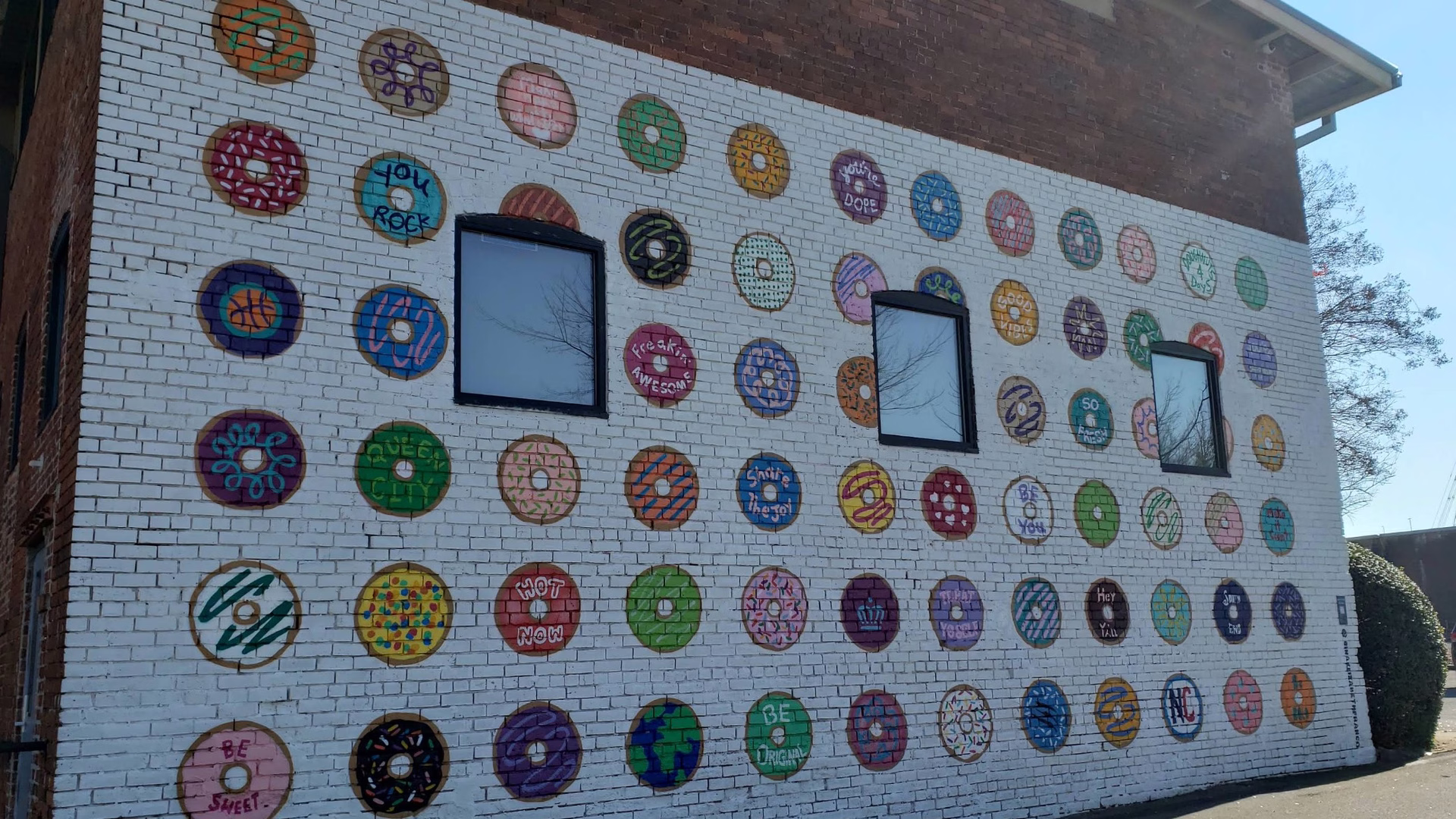 Krispy Kreme (Charlotte Hawkins Street) — photo 2