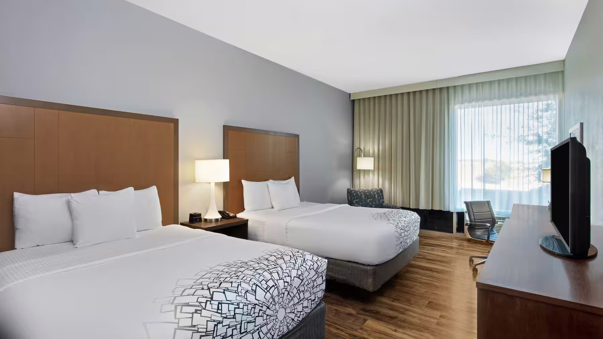 La Quinta Inn & Suites by Wyndham Kingman — photo 2
