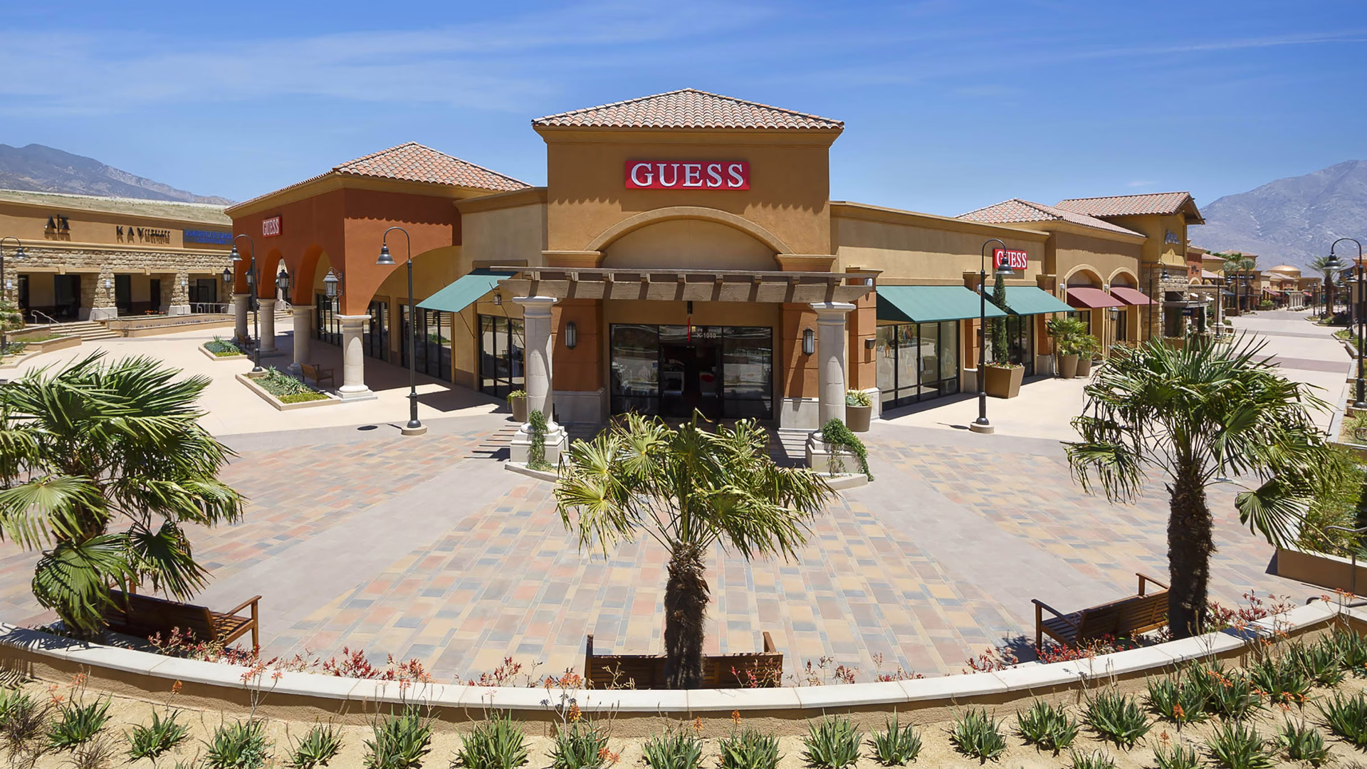 Desert Hills Premium Outlets — photo 1