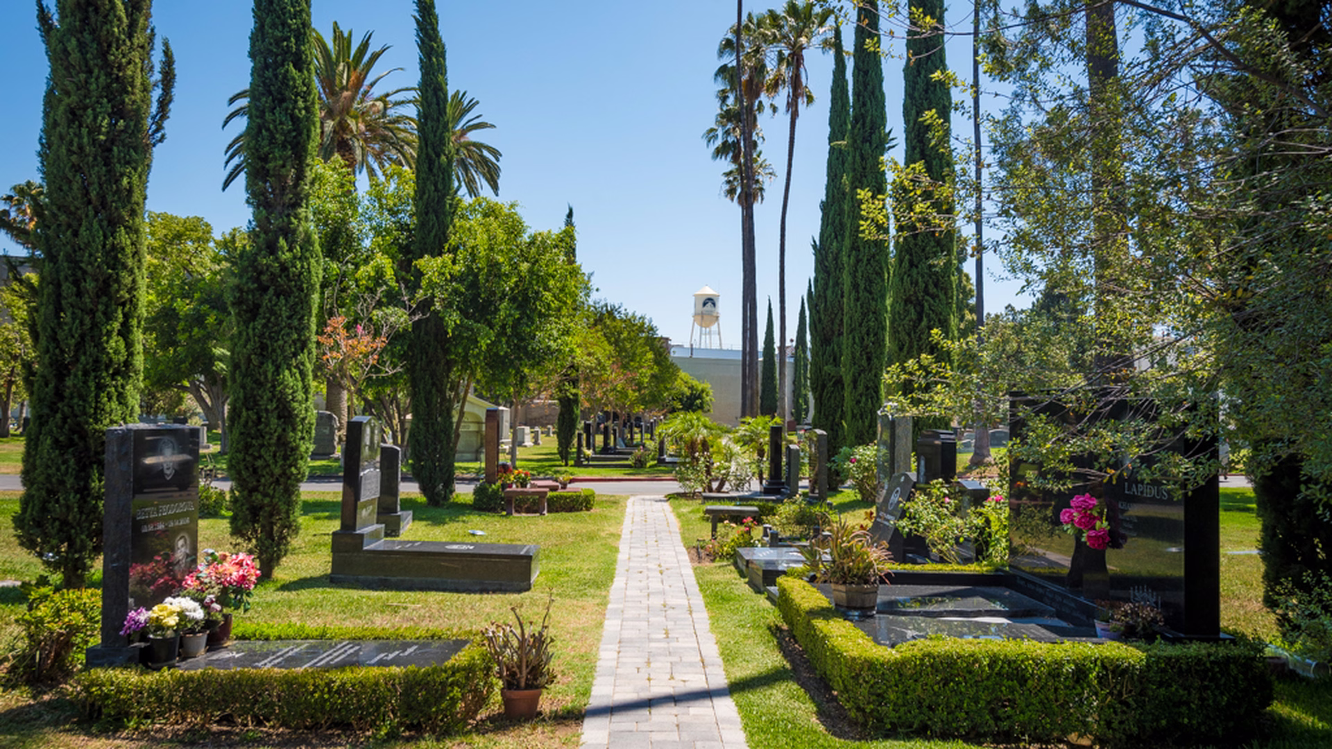 Hollywood Forever Cemetery — photo 2