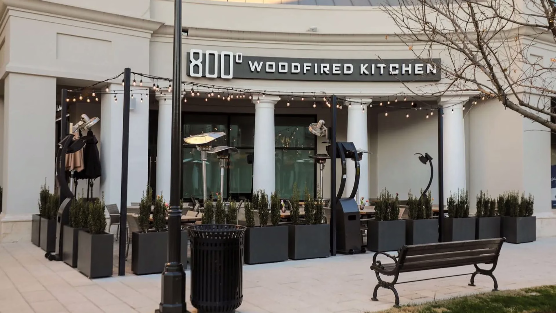 800° Woodfired Kitchen — photo 2