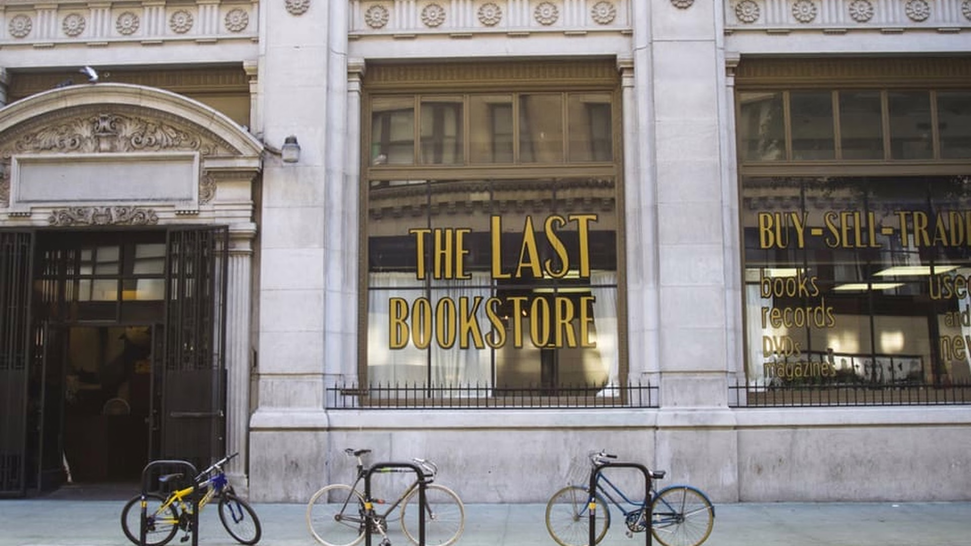 The Last Bookstore — photo 1