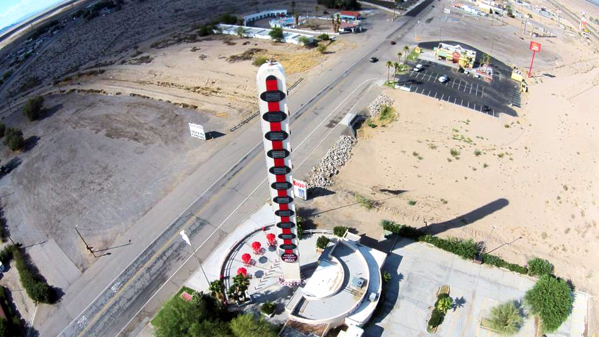 World's Tallest Thermometer — photo 2