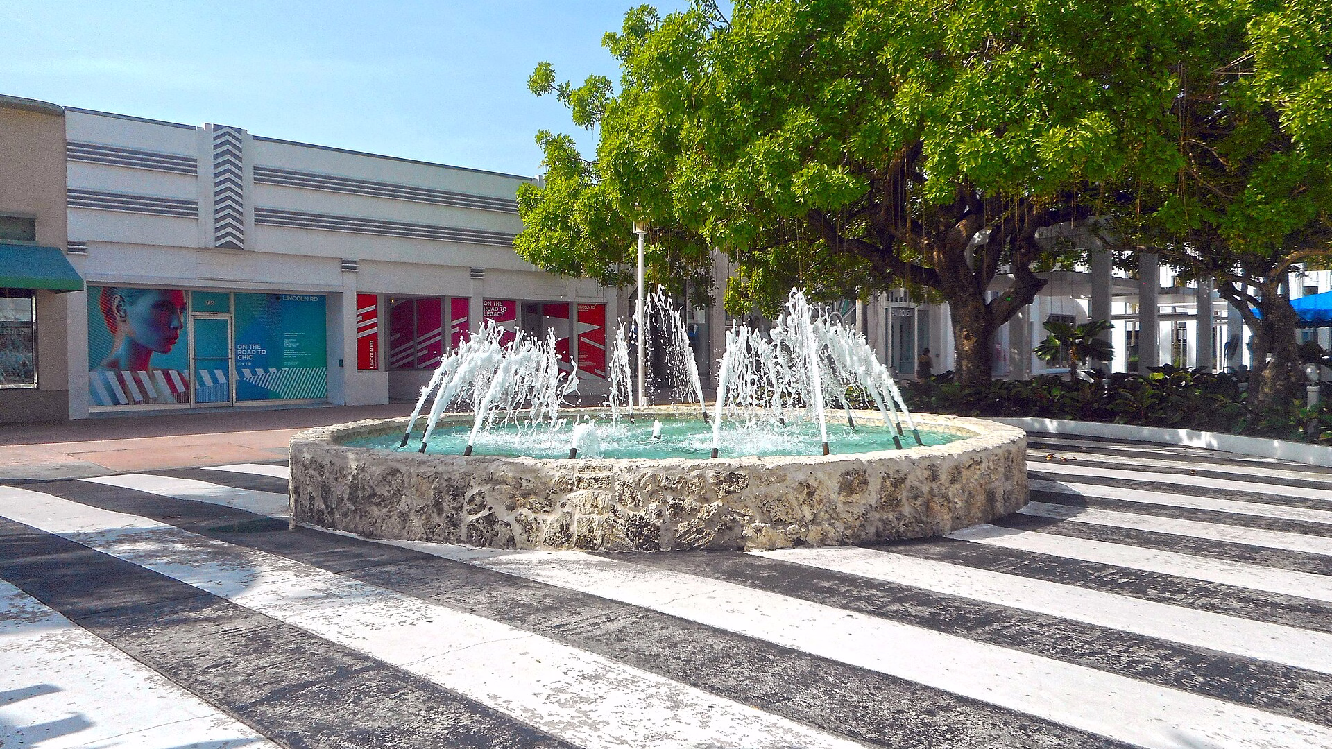 Lincoln Road — photo 2