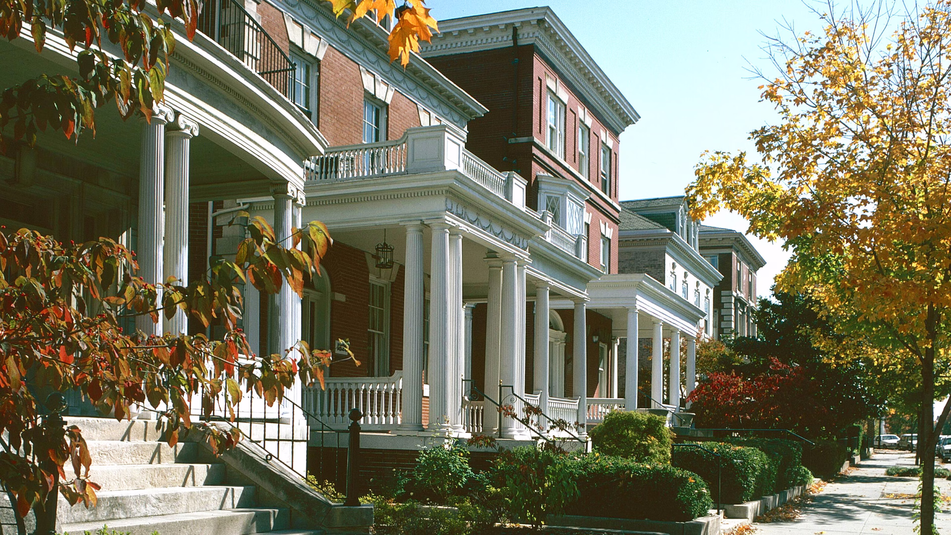 Monument Avenue Historic District — photo 1