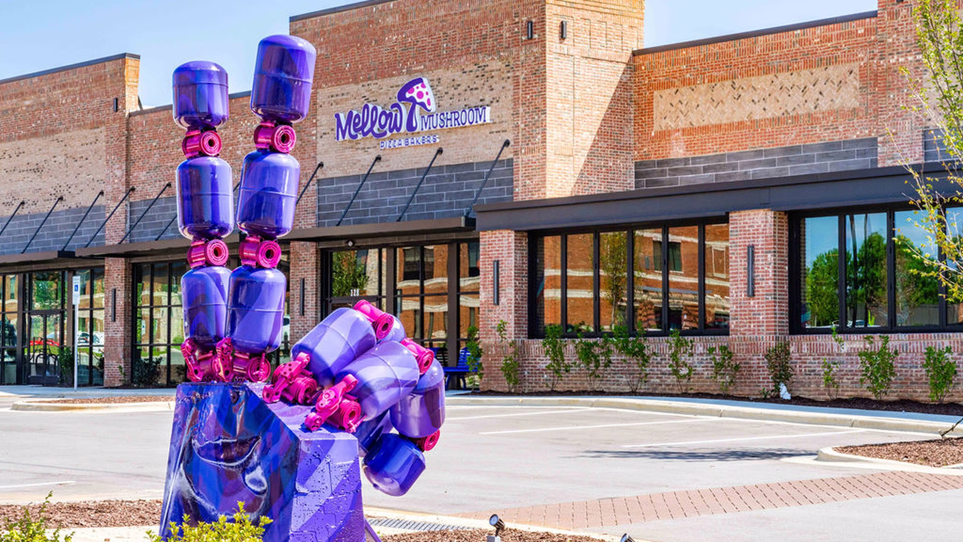 Mellow Mushroom (Holly Springs) — photo 1