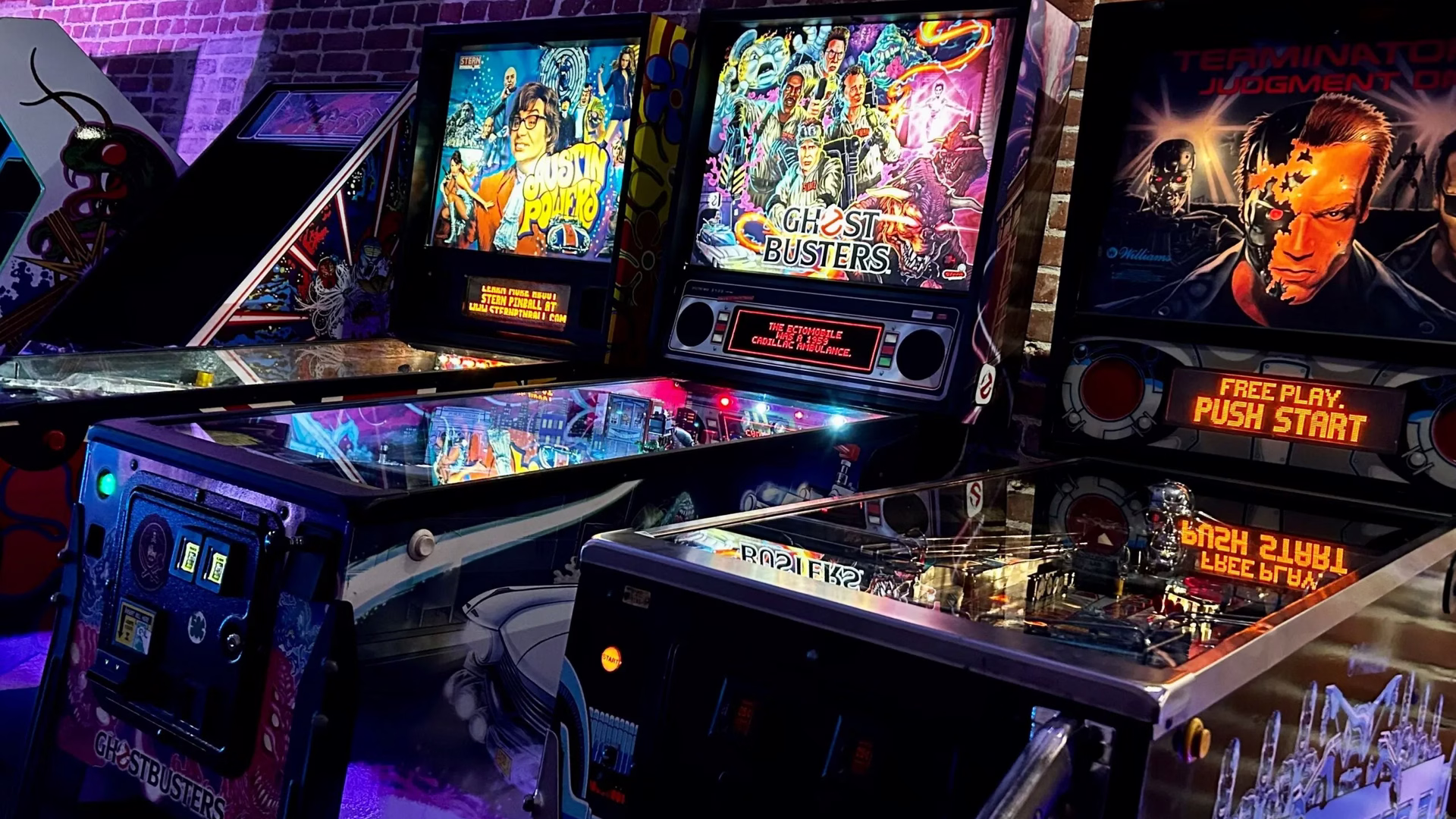 Pixels Bar + Arcade — photo 1
