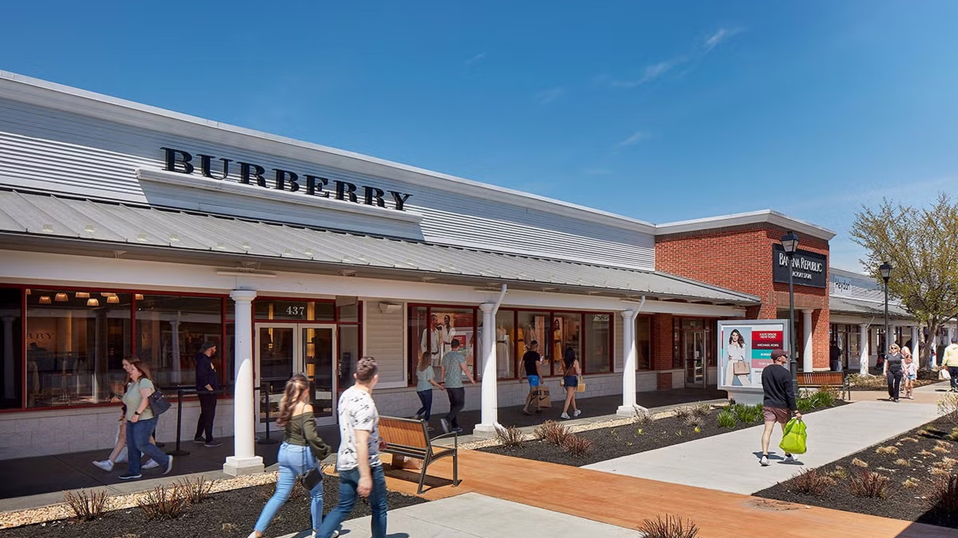 Leesburg Premium Outlets — photo 1