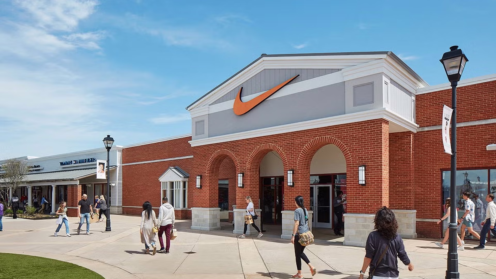 Leesburg Premium Outlets — photo 2