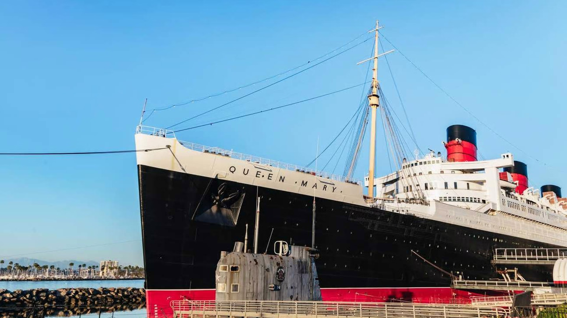 The Queen Mary — photo 1