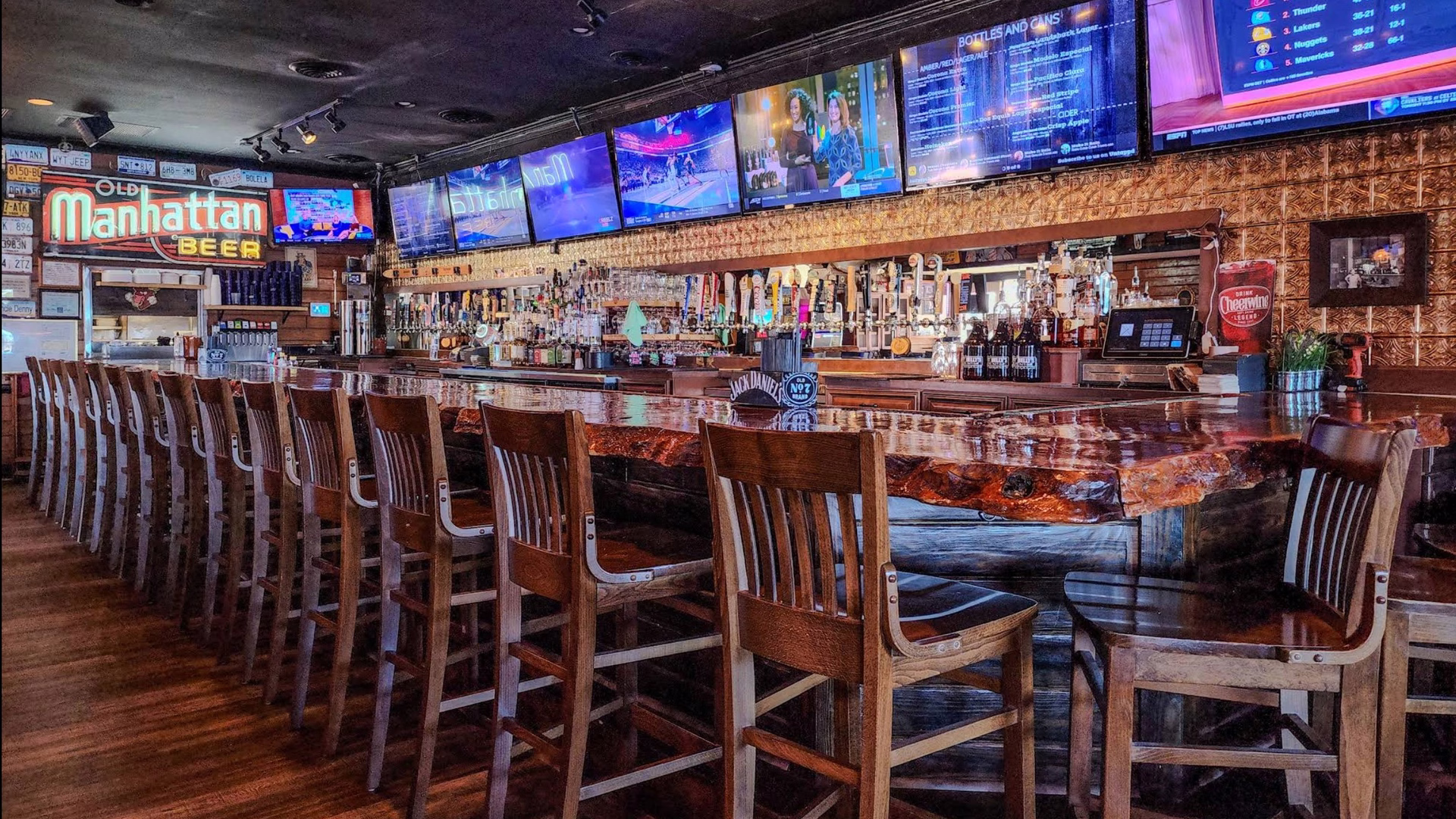 Bully's Pub & Grill — photo 2