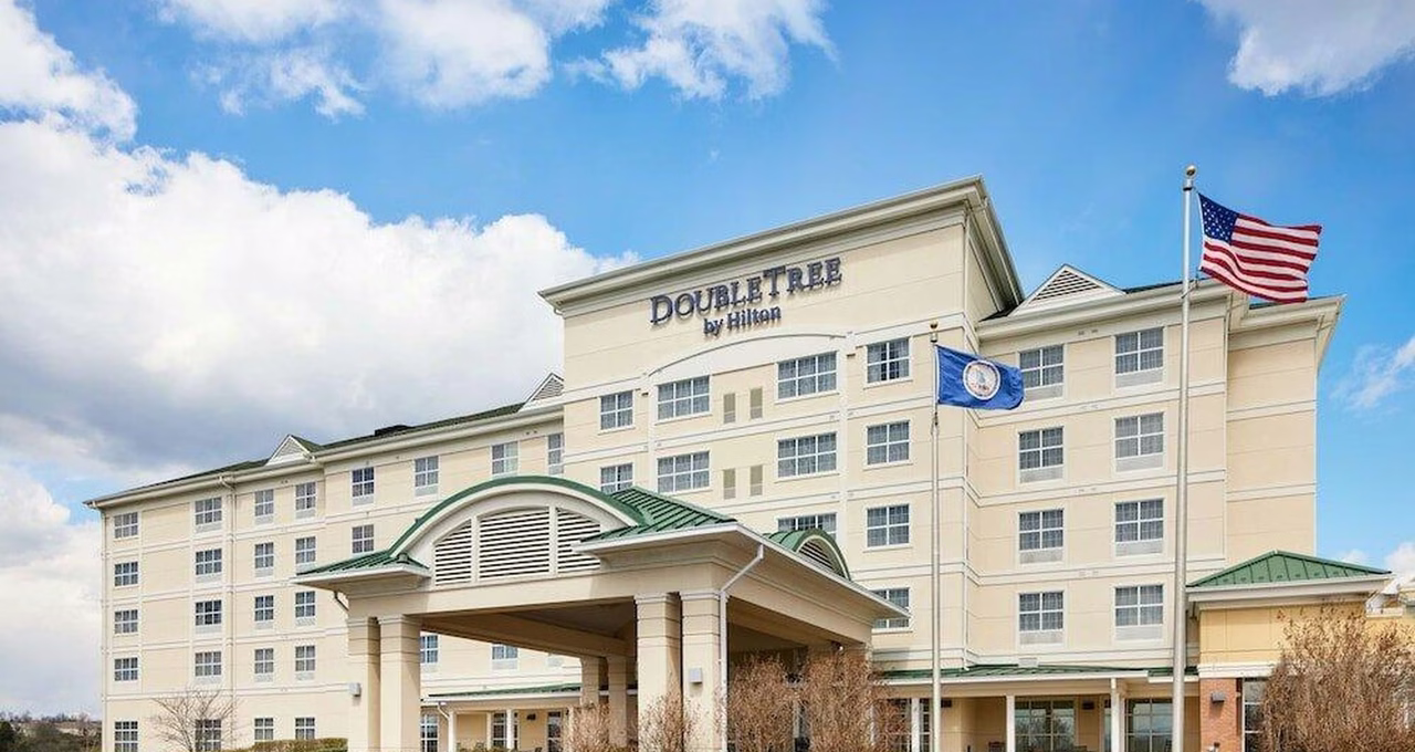 DoubleTree by Hilton Front Royal Blue Ridge Shadows