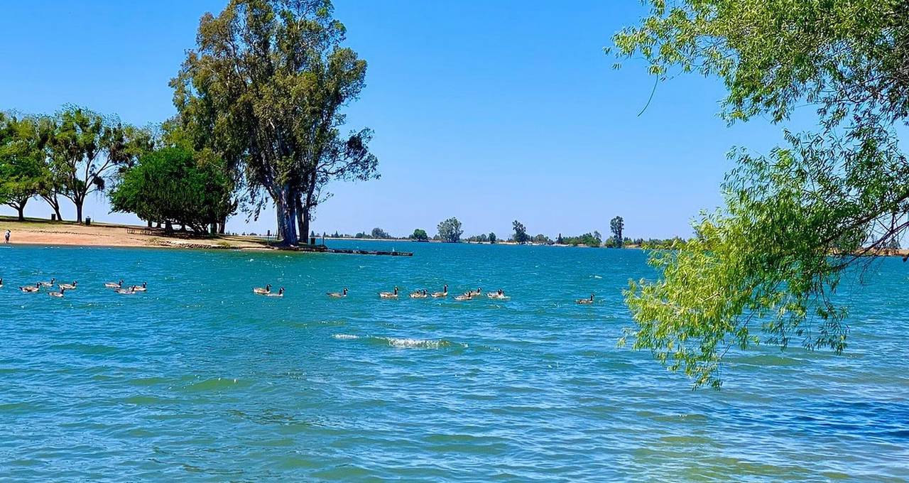 Lake Yosemite Regional Park