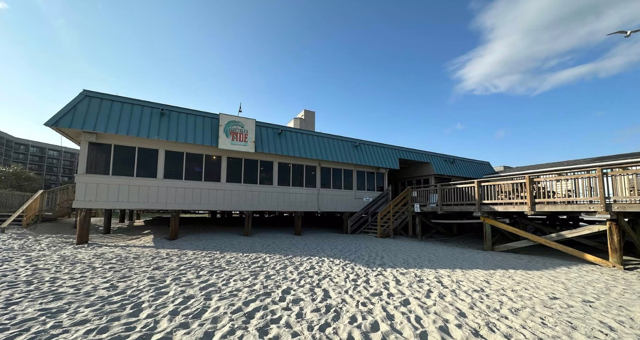 Southern Tide Bar & Grille