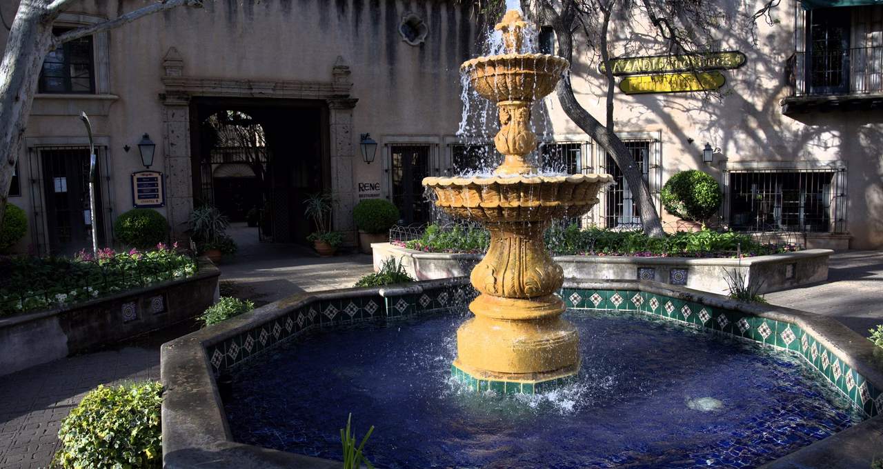 Tlaquepaque Arts & Shopping Village