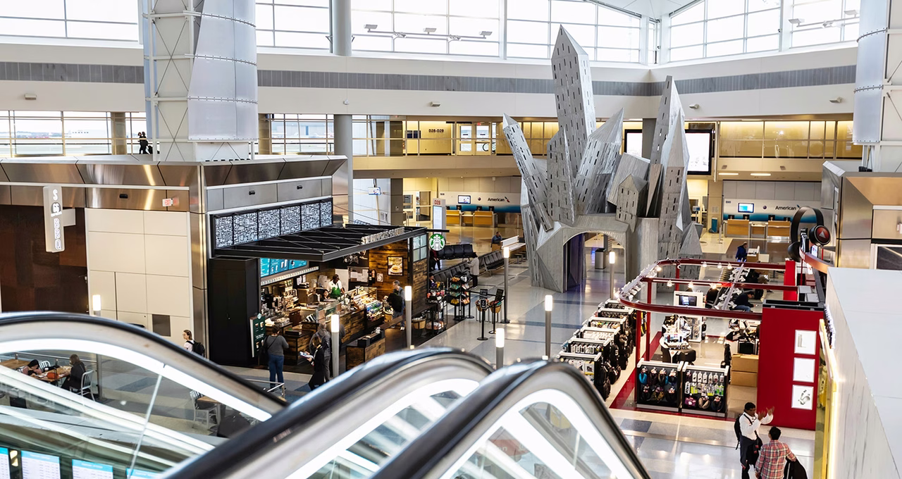 Dallas/Fort Worth International Airport (DFW)