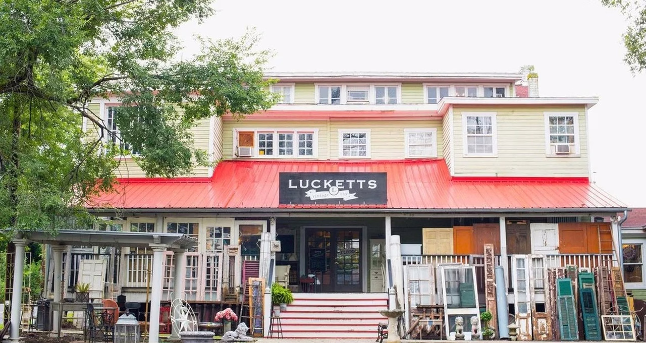 The Old Lucketts Store