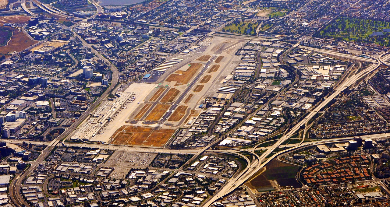 John Wayne Airport (SNA)