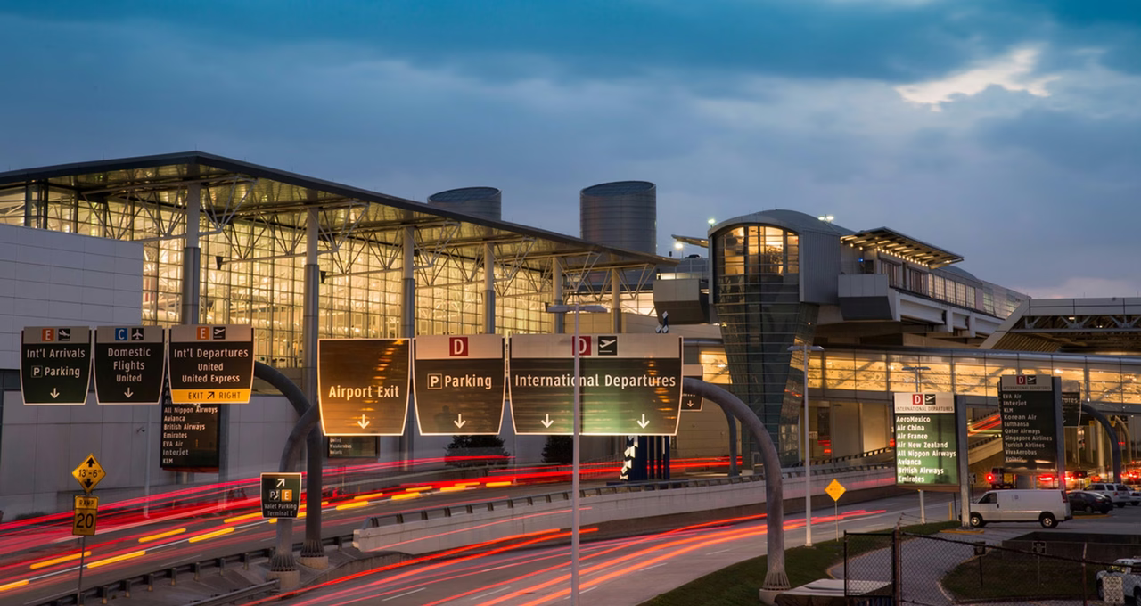 George Bush Intercontinental Airport (IAH)