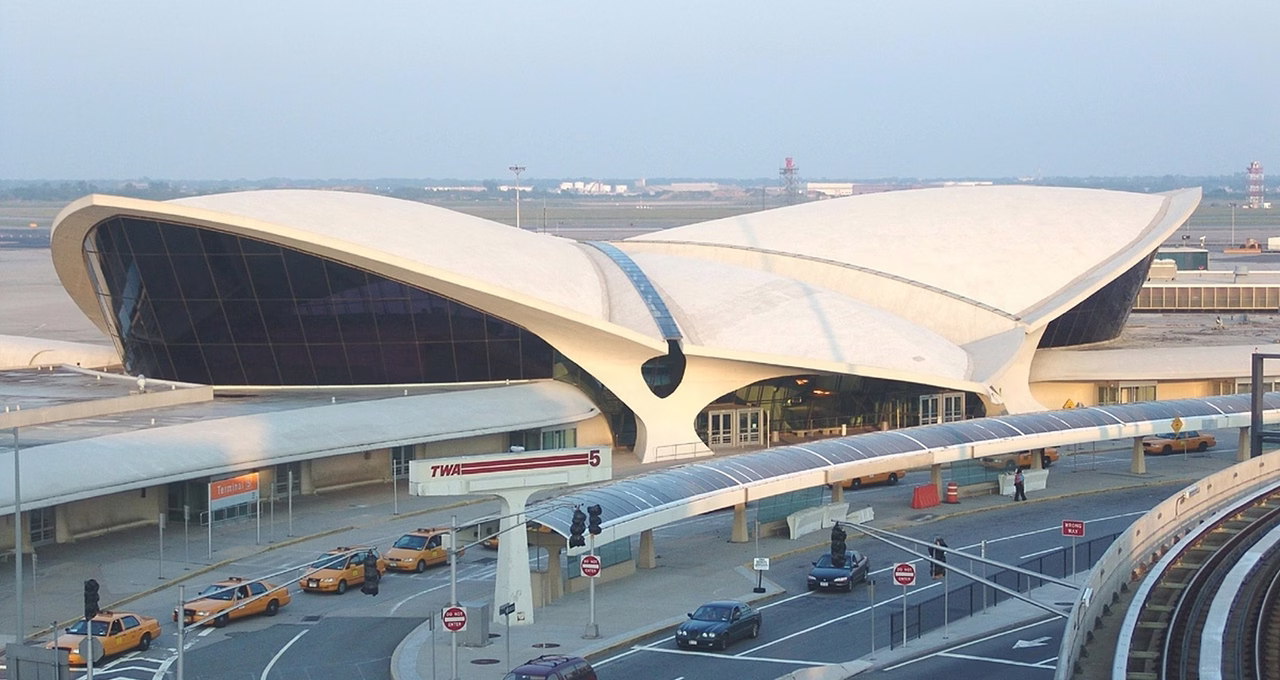 John F. Kennedy International Airport (JFK)