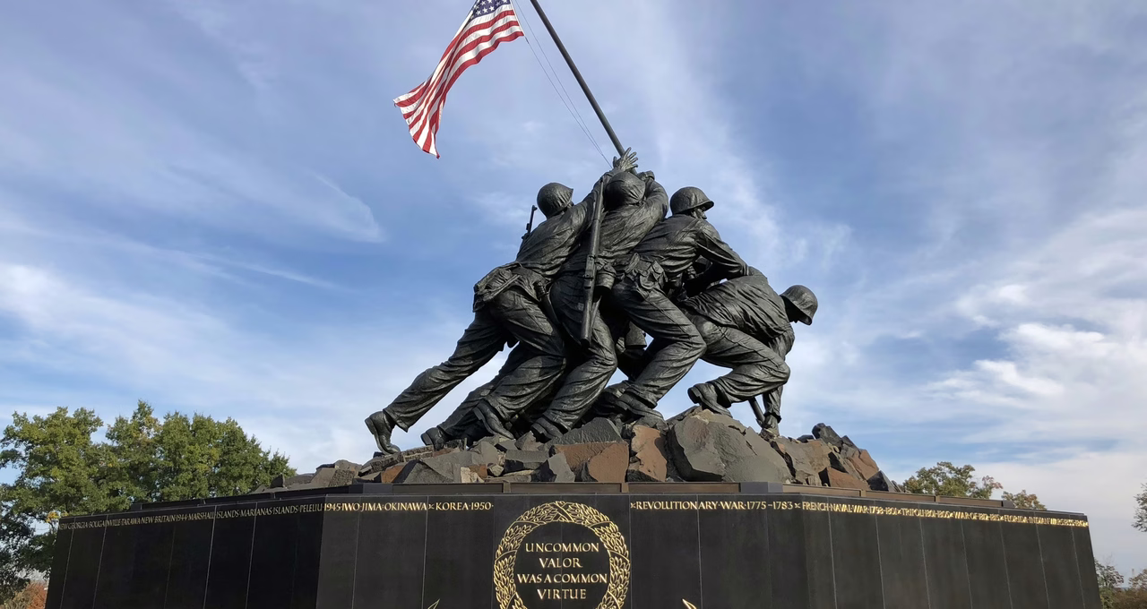 US Marine Corps War Memorial (Iwo Jima Memorial)