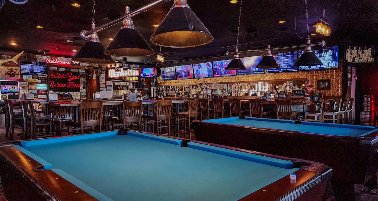 Bully's Pub & Grill